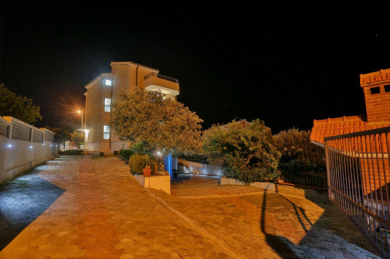 Villa Rako Dugi Rat Buitenkant foto
